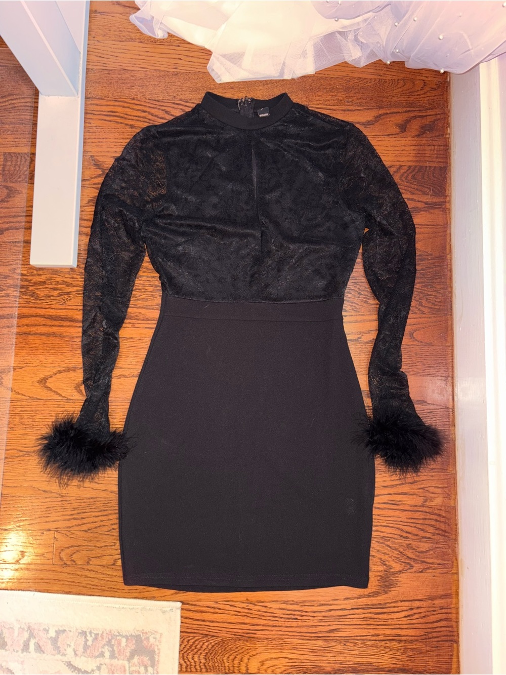 Windsor Black Long-Sleeve Faux-Fur Cuff Bodycon Dress